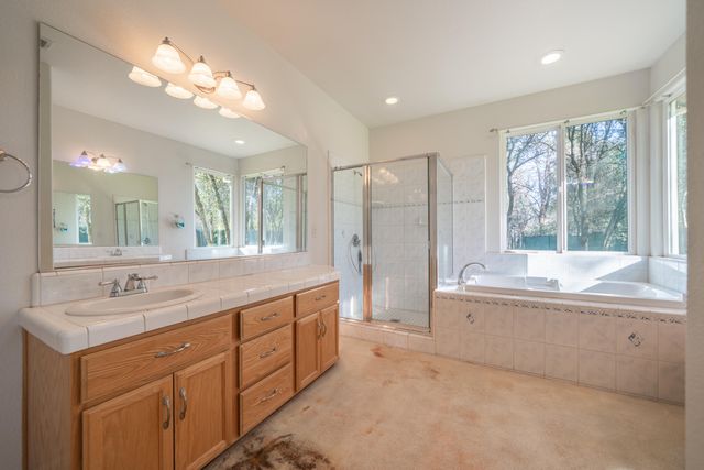 6677 Horsemans Way, Anderson, CA 96007