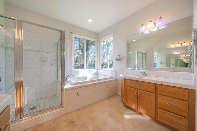 6677 Horsemans Way, Anderson, CA 96007