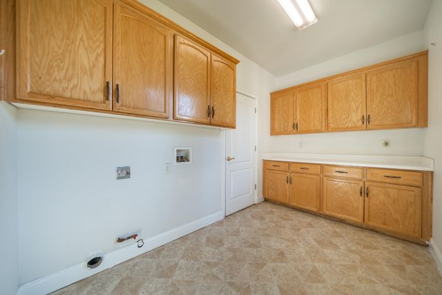 6677 Horsemans Way, Anderson, CA 96007