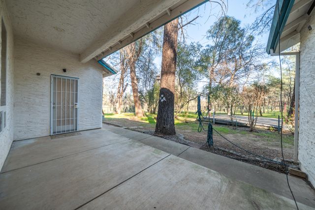 6677 Horsemans Way, Anderson, CA 96007