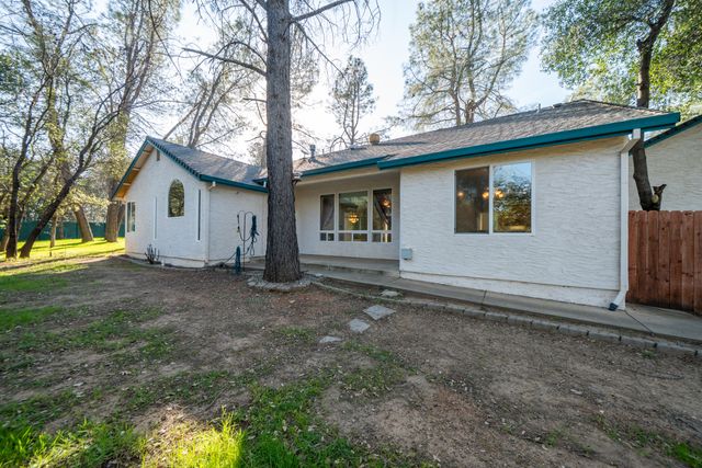 6677 Horsemans Way, Anderson, CA 96007