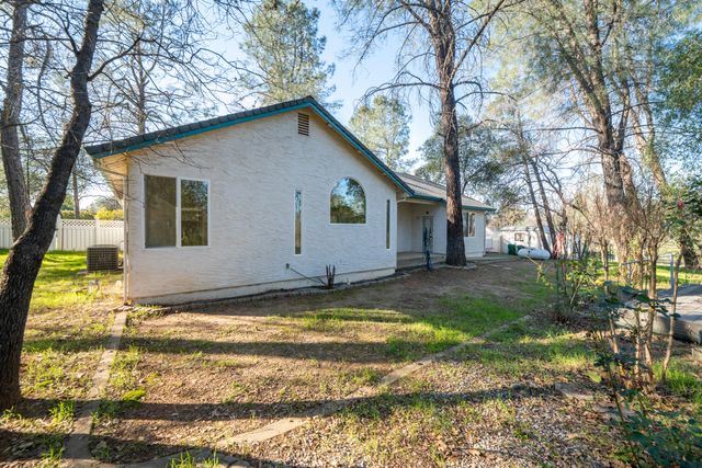 6677 Horsemans Way, Anderson, CA 96007