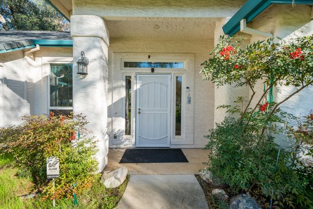 6677 Horsemans Way, Anderson, CA 96007