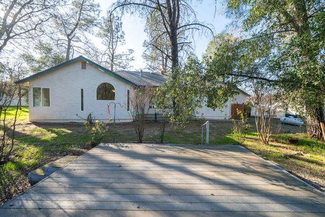 6677 Horsemans Way, Anderson, CA 96007