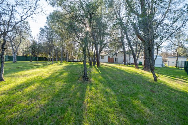 6677 Horsemans Way, Anderson, CA 96007