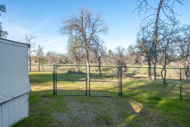 6677 Horsemans Way, Anderson, CA 96007