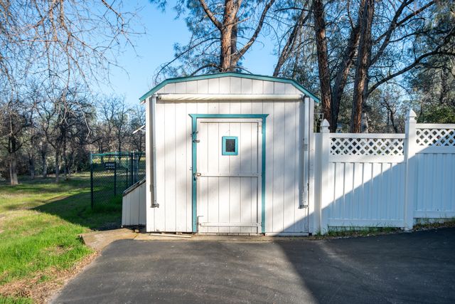 6677 Horsemans Way, Anderson, CA 96007