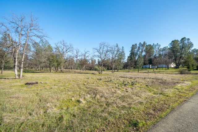 6677 Horsemans Way, Anderson, CA 96007