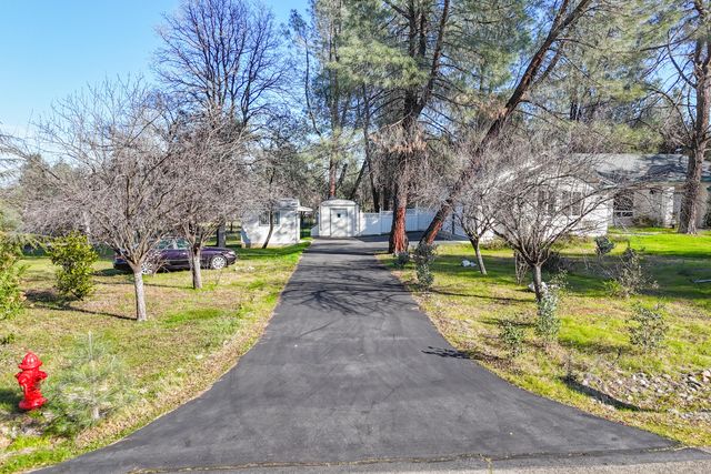 6677 Horsemans Way, Anderson, CA 96007