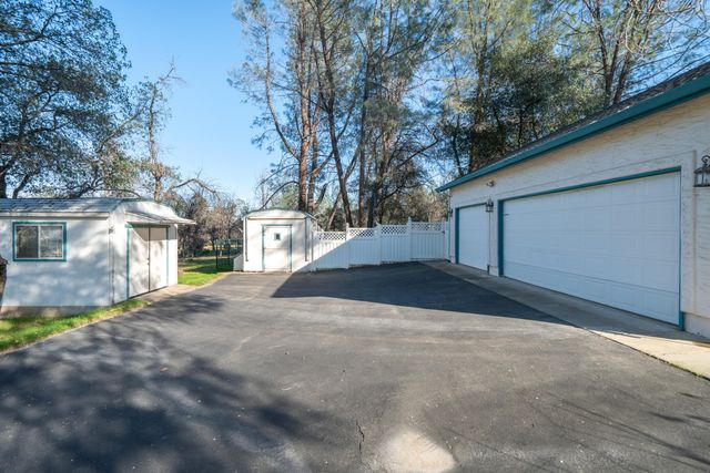 6677 Horsemans Way, Anderson, CA 96007