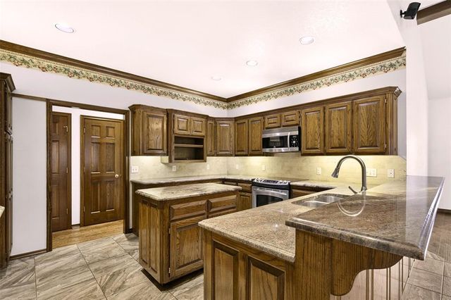 1512 Two Bridge Drive, Oklahoma City, OK 73131