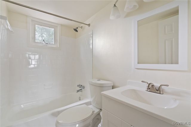 6437 Moon Ln, Chesterfield, VA 23234