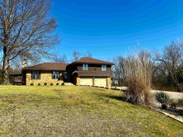 6330 SW Wanamaker Rd, Auburn, KS 66402