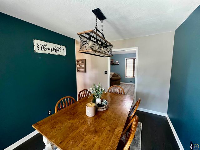 6330 SW Wanamaker Rd, Auburn, KS 66402