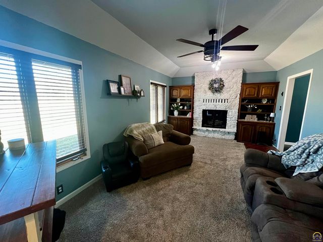 6330 SW Wanamaker Rd, Auburn, KS 66402