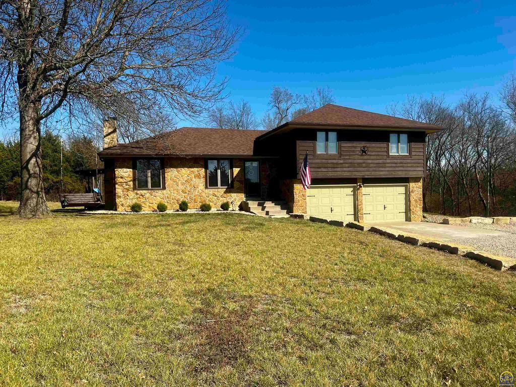 6330 SW Wanamaker Rd, Auburn, KS 66402