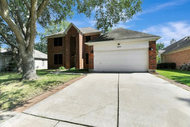 1809 Oak Wood Drive E, Pearland, TX 77581
