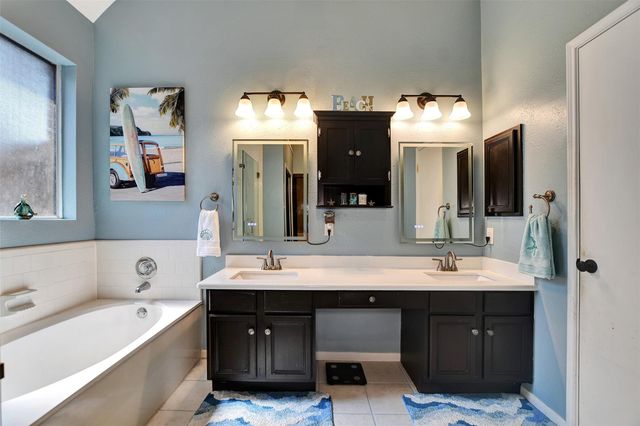 1809 Oak Wood Drive E, Pearland, TX 77581