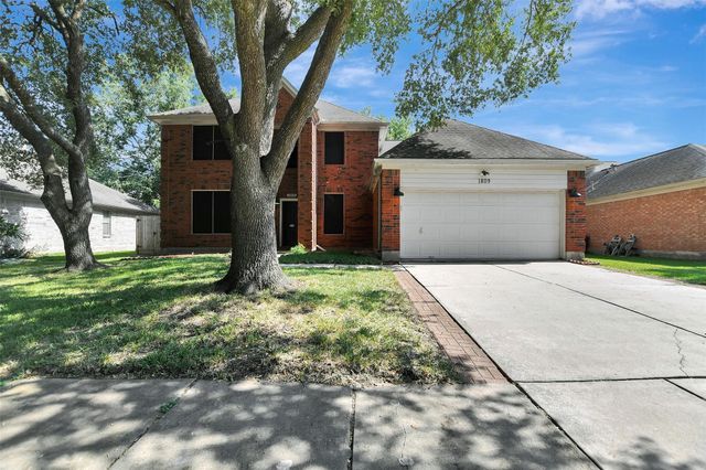1809 Oak Wood Drive E, Pearland, TX 77581