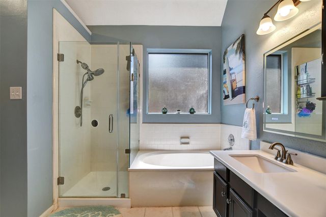 1809 Oak Wood Drive E, Pearland, TX 77581