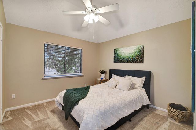 1809 Oak Wood Drive E, Pearland, TX 77581