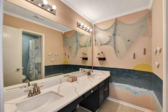 1809 Oak Wood Drive E, Pearland, TX 77581