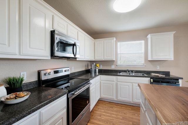 5851 Blonde Canyon, San Antonio, TX 78252