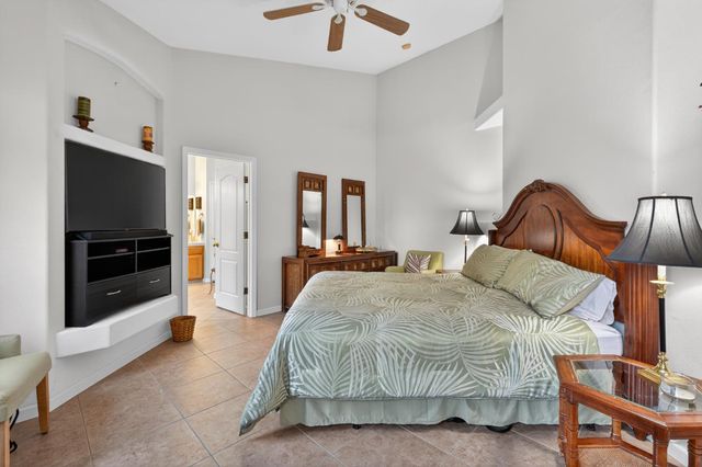 2995 E Pryor Drive, Fresno, CA 93720