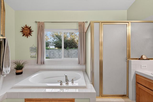 2995 E Pryor Drive, Fresno, CA 93720