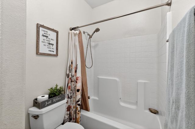 2995 E Pryor Drive, Fresno, CA 93720