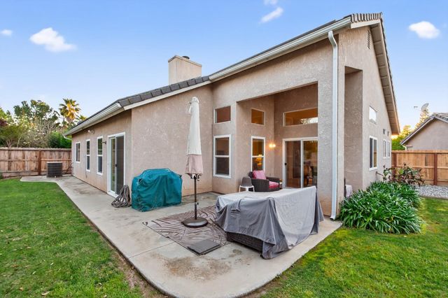 2995 E Pryor Drive, Fresno, CA 93720