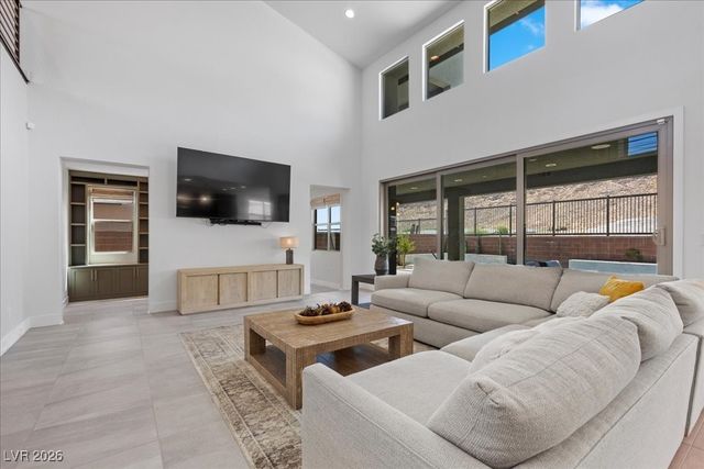 10215 Meridian Hill Avenue, Las Vegas, NV 89135