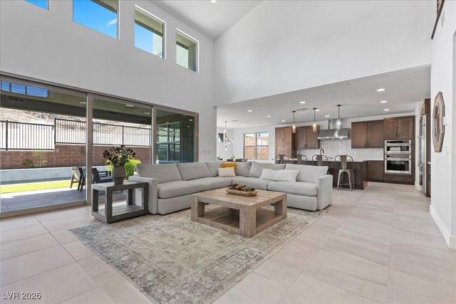 10215 Meridian Hill Avenue, Las Vegas, NV 89135