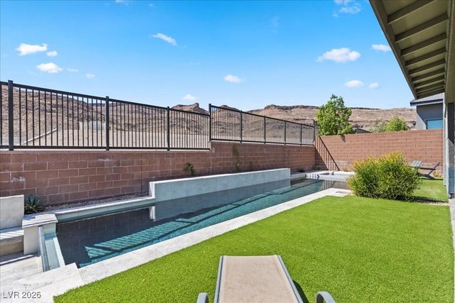 10215 Meridian Hill Avenue, Las Vegas, NV 89135