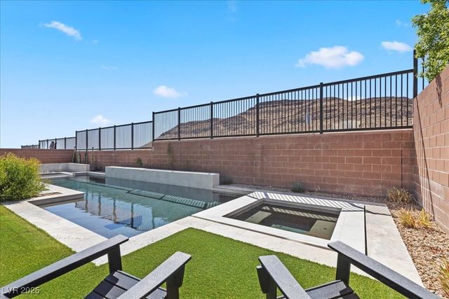 10215 Meridian Hill Avenue, Las Vegas, NV 89135