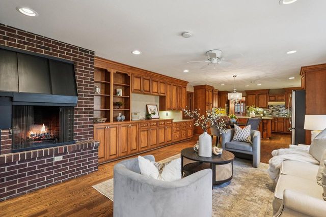 503 Westminster DRIVE, Waukesha, WI 53186