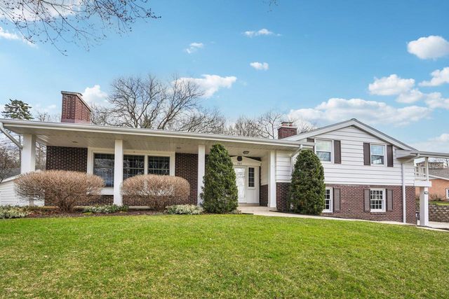 503 Westminster DRIVE, Waukesha, WI 53186