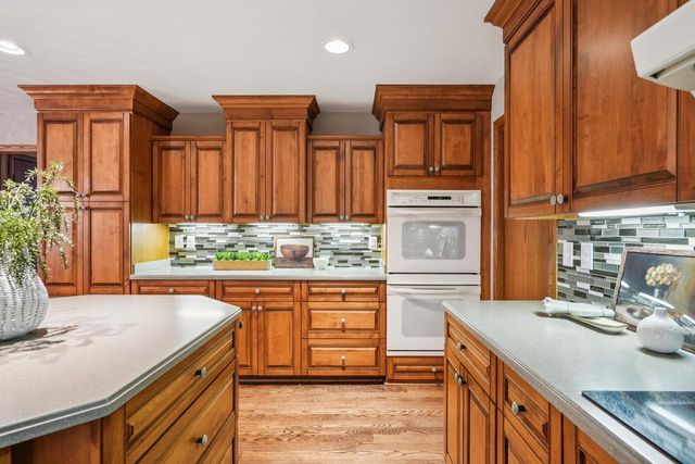 503 Westminster DRIVE, Waukesha, WI 53186