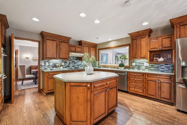 503 Westminster DRIVE, Waukesha, WI 53186