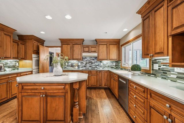 503 Westminster DRIVE, Waukesha, WI 53186