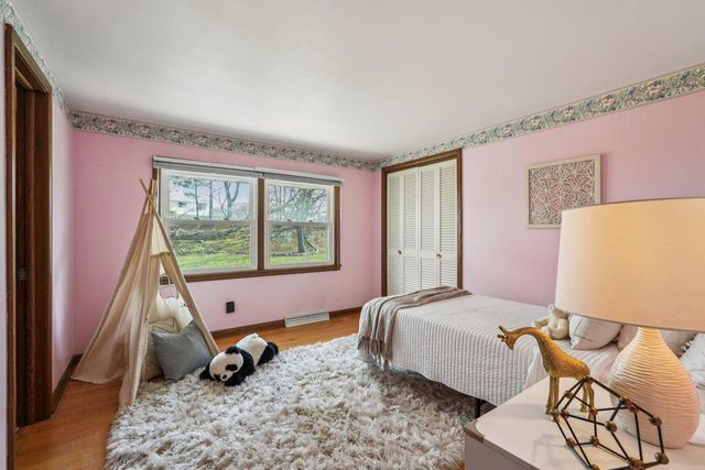 503 Westminster DRIVE, Waukesha, WI 53186