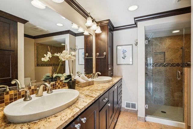 503 Westminster DRIVE, Waukesha, WI 53186
