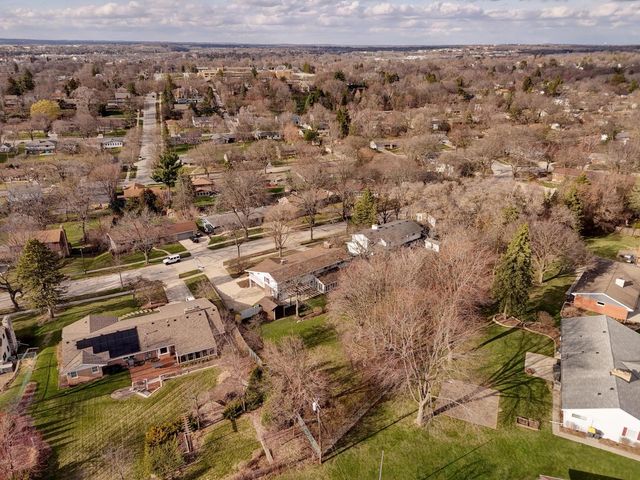 503 Westminster DRIVE, Waukesha, WI 53186