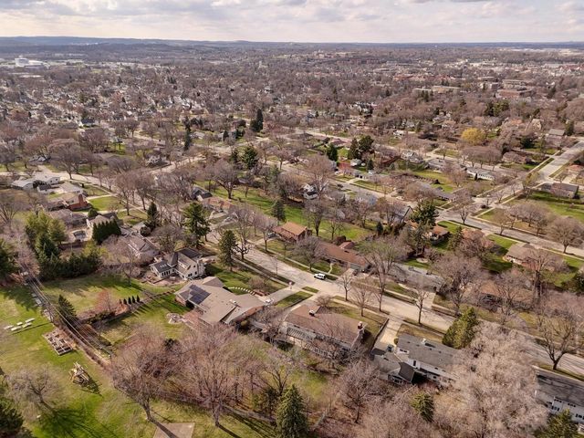 503 Westminster DRIVE, Waukesha, WI 53186
