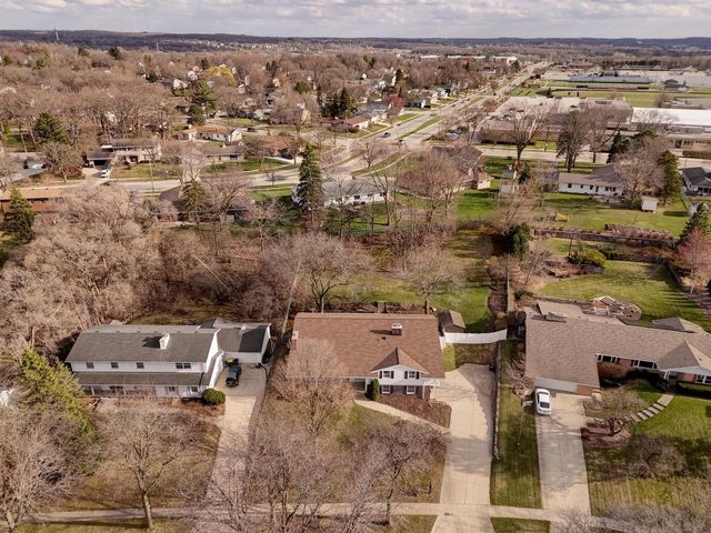 503 Westminster DRIVE, Waukesha, WI 53186