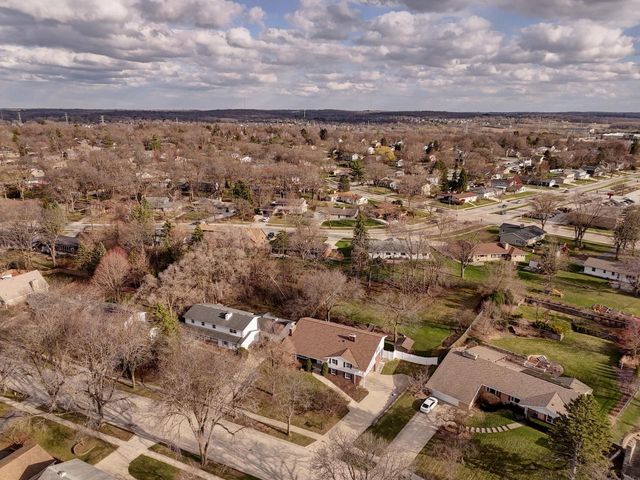 503 Westminster DRIVE, Waukesha, WI 53186