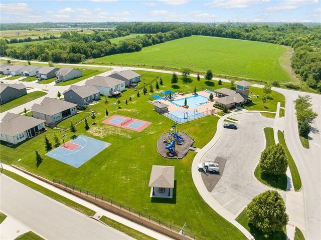 20854 W 190th Place, Spring Hill, KS 66083