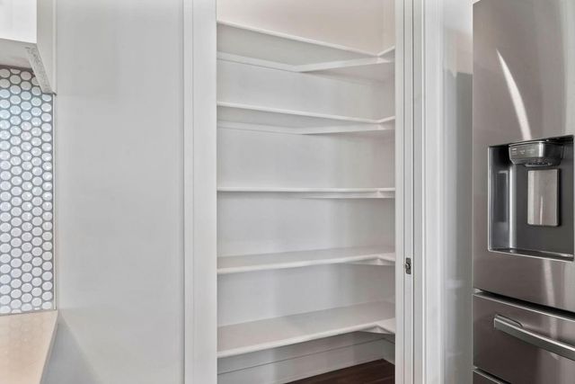 20854 W 190th Place, Spring Hill, KS 66083