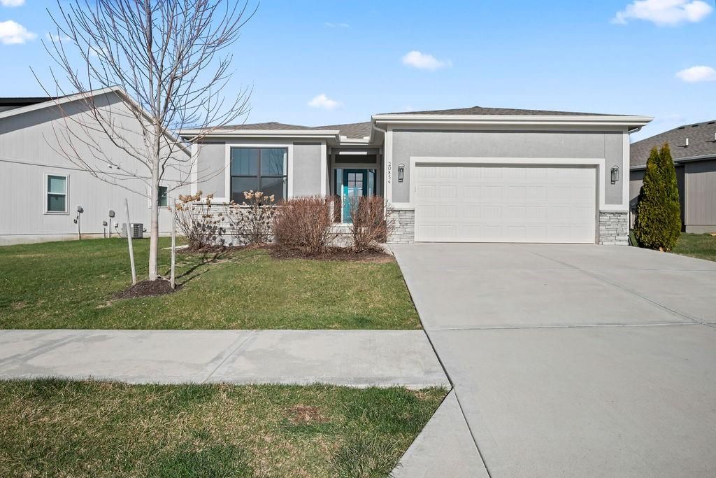 20854 W 190th Place, Spring Hill, KS 66083