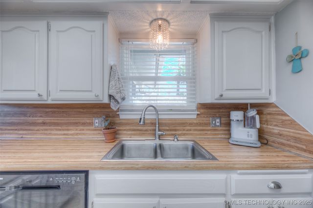 2651 Valwood Lane, Sapulpa, OK 74066